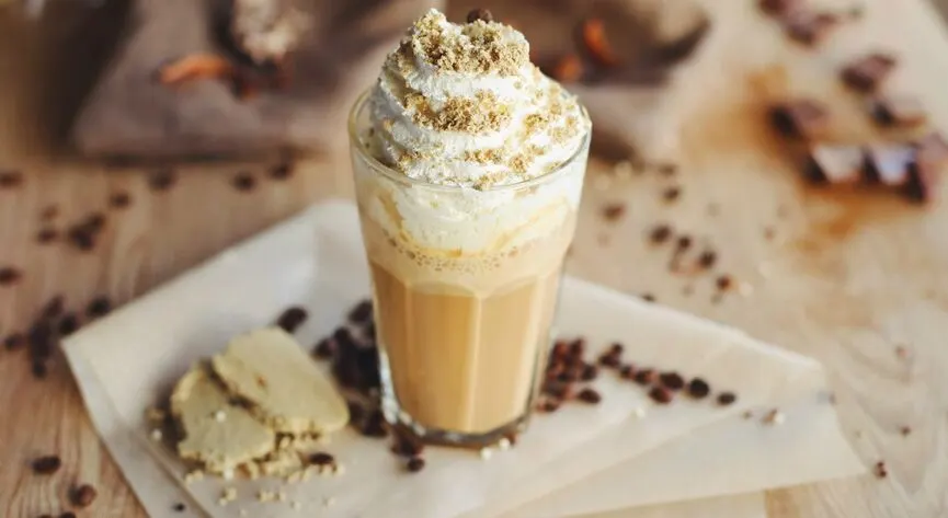 Кава з цукром і вершками